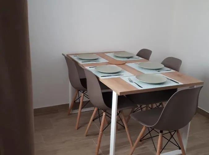 Roberta Ostanak kod kuće *